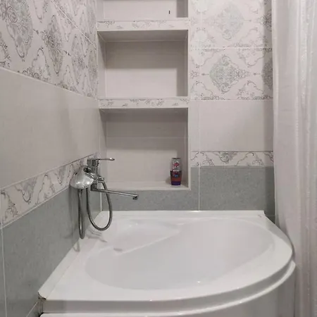 Lovely 1br With A Balcony *