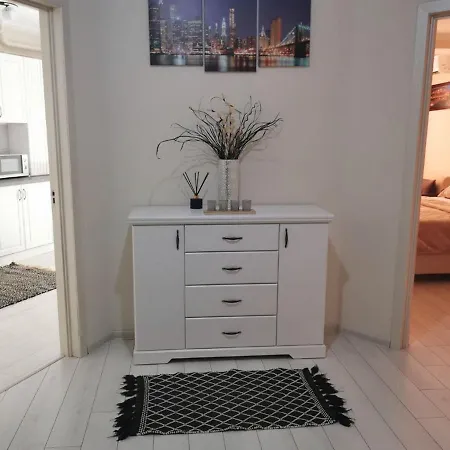 Lovely 1br With A Balcony Appartamento *