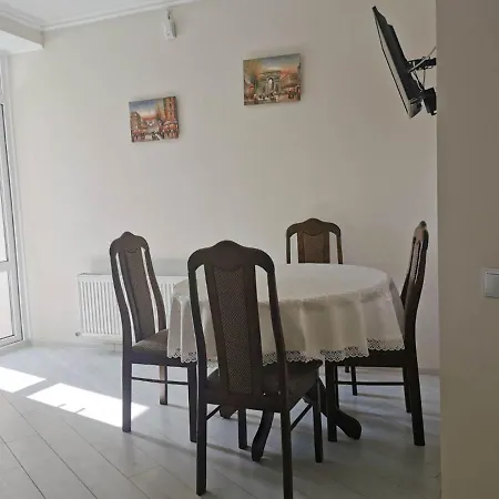 Lovely 1br With A Balcony